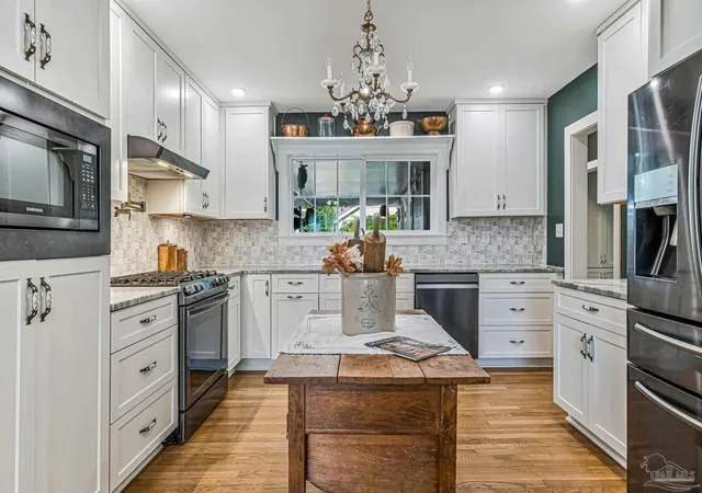 Photo 3 of Single family home for sale at 2090 N 19th Avenue, Pensacola, FL 32503 | MLS# 689242 | Listing updated on 2026-10-20
