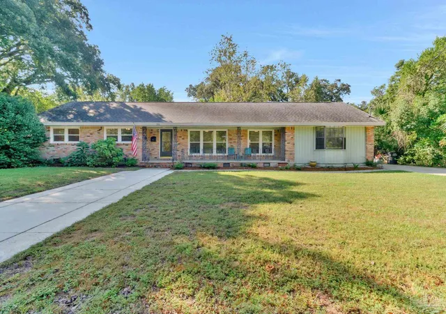 Photo 3 of Single family home for sale at 301 W Mallory, Pensacola, FL 32501 | MLS# 689770 | Listing updated on 2026-10-15