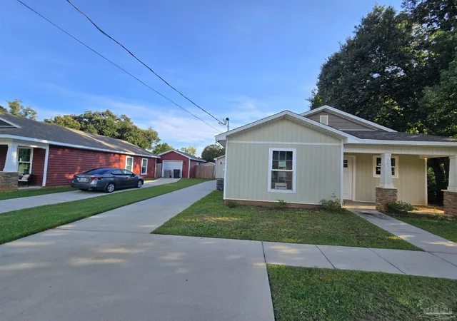 Photo 1 of Single family home for sale at 2617 W Leonard St, Pensacola, FL 32505 | MLS# 689392 | Listing updated on 2026-09-23