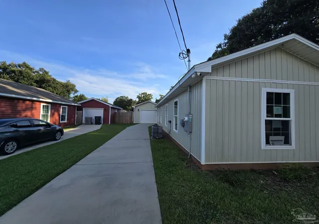 Photo 3 of Single family home for sale at 2617 W Leonard St, Pensacola, FL 32505 | MLS# 689392 | Listing updated on 2026-09-23