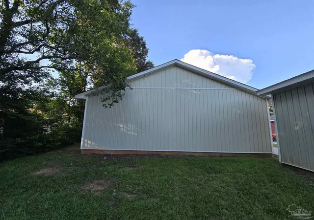 Photo 4 of Single family home for sale at 2617 W Leonard St, Pensacola, FL 32505 | MLS# 689392 | Listing updated on 2026-09-23