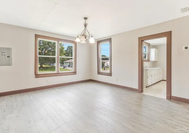 Photo 3 of Single family home for sale at 1120 N L St, Pensacola, FL 32501 | MLS# 688349 | Listing updated on 2026-09-03