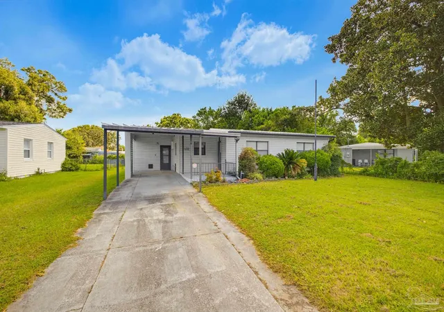 Photo 3 of Single family home for sale at 402 Clairmont Dr, Pensacola, FL 32506 | MLS# 688889 | Listing updated on 2026-09-12