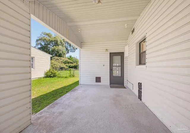 Photo 4 of Single family home for sale at 402 Clairmont Dr, Pensacola, FL 32506 | MLS# 688889 | Listing updated on 2026-09-12