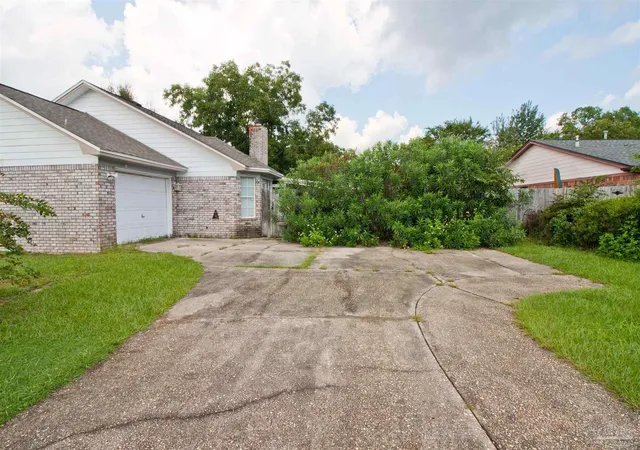 Photo 2 of Single family home for sale at 1240 Bridge Crk Ter, Pensacola, FL 32506 | MLS# 689078 | Listing updated on 2026-09-29