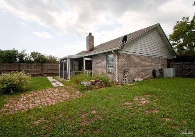 Photo 3 of Single family home for sale at 1240 Bridge Crk Ter, Pensacola, FL 32506 | MLS# 689078 | Listing updated on 2026-09-29