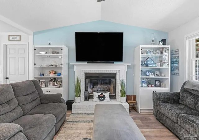 Photo 3 of Single family home for sale at 7911 Stallworth Ln, Pensacola, FL 32526 | MLS# 689208 | Listing updated on 2026-10-03