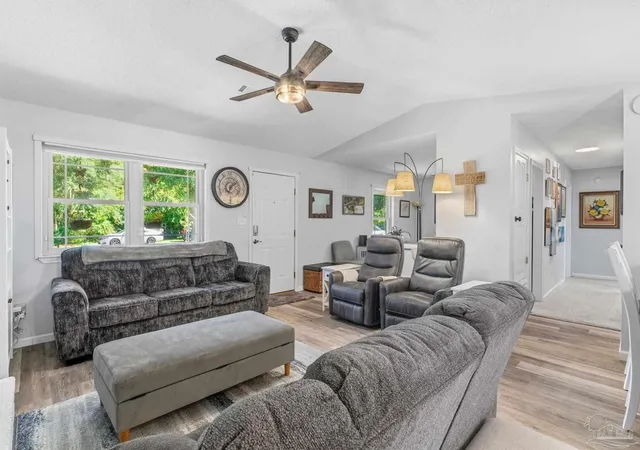 Photo 4 of Single family home for sale at 7911 Stallworth Ln, Pensacola, FL 32526 | MLS# 689208 | Listing updated on 2026-10-03