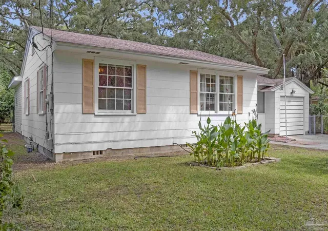 Photo 3 of Single family home for sale at 12 Dewitt Dr, Pensacola, FL 32507 | MLS# 688409 | Listing updated on 2026-09-02
