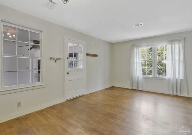 Photo 4 of Single family home for sale at 12 Dewitt Dr, Pensacola, FL 32507 | MLS# 688409 | Listing updated on 2026-09-02