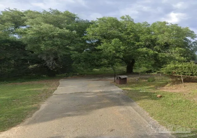 Photo 1 of Land for sale at 1004 W Hurricane Rd, Bay Minette, AL 36507 | MLS# 688603 | Listing updated on 2026-09-14