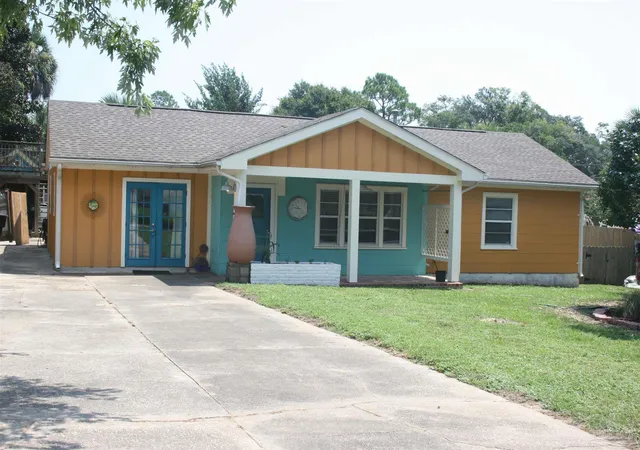 Photo 2 of Single family home for sale at 416 N 14th Avenue, Pensacola, FL 32501 | MLS# 688557 | Listing updated on 2026-09-10