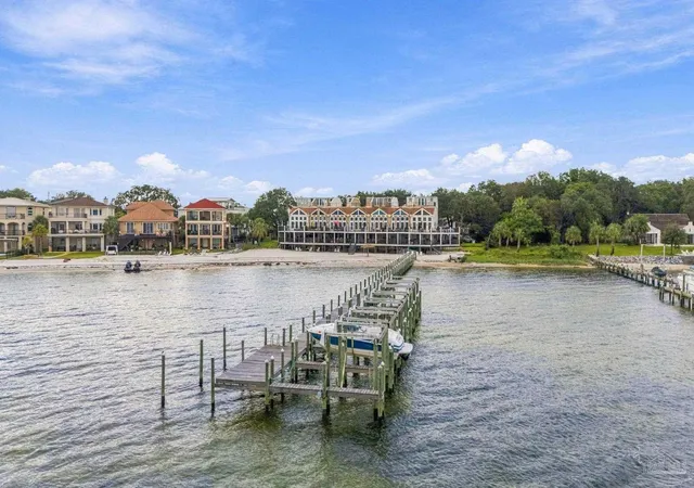 Photo 2 of Townhouse for sale at 1191 Gulf Breeze Pkwy, Gulf Breeze, FL 32561 | MLS# 690132 | Listing updated on 2026-10-15