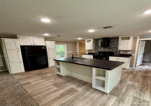 Photo 1 of Manufactured home for sale at 6923 Datura St, Milton, FL 32570 | MLS# 689521 | Listing updated on 2026-09-25