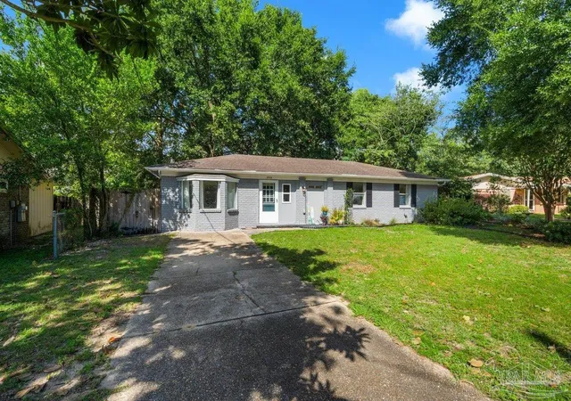 Photo 2 of Single family home for sale at 2955 Newton Dr, Pensacola, FL 32503 | MLS# 689906 | Listing updated on 2026-10-21