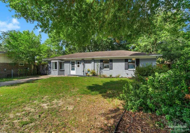 Photo 3 of Single family home for sale at 2955 Newton Dr, Pensacola, FL 32503 | MLS# 689906 | Listing updated on 2026-10-21