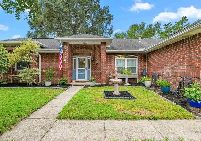 Photo 2 of Single family home for sale at 6330 Summer Lakes Ct, Pensacola, FL 32504 | MLS# 687993 | Listing updated on 2026-09-01