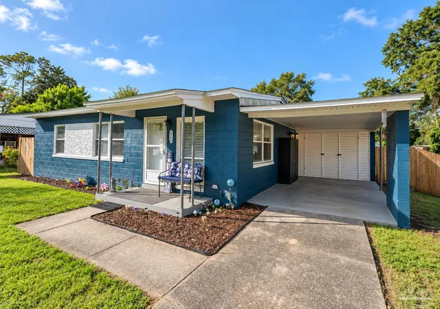 Photo 3 of Single family home for sale at 5520 Mayfair Dr, Pensacola, FL 32506 | MLS# 689654 | Listing updated on 2026-10-05