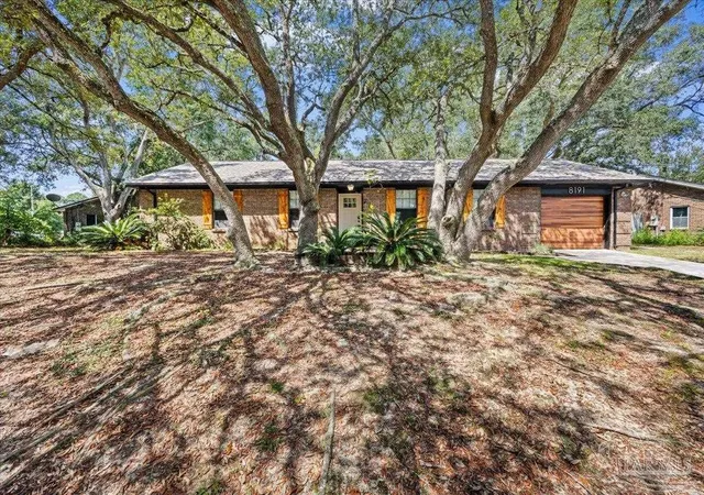 Photo 3 of Single family home for sale at 8191 Sedgefield Dr, Pensacola, FL 32507 | MLS# 688545 | Listing updated on 2026-10-08