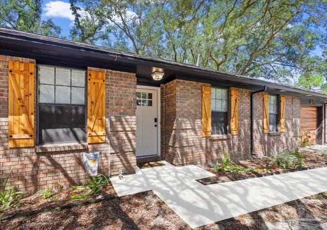 Photo 3 of Single family home for sale at 8191 Sedgefield Dr, Pensacola, FL 32507 | MLS# 688545 | Listing updated on 2026-10-15
