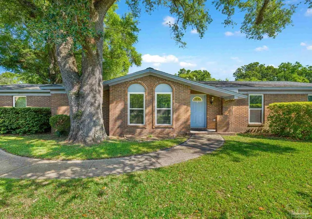 Photo 1 of Single family home for sale at 6010 Prospect Ln, Pensacola, FL 32526 | MLS# 688598 | Listing updated on 2026-09-05