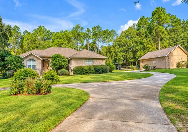 Photo 3 of Single family home for sale at 2400 Renfroe Rd, Milton, FL 32571 | MLS# 689820 | Listing updated on 2026-10-05