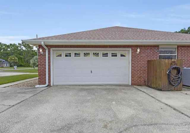 Photo 4 of Single family home for sale at 7513 Frankfort St, Navarre, FL 32566 | MLS# 688834 | Listing updated on 2026-09-14