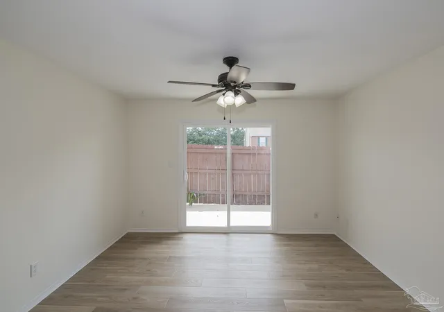 Listing Photo 5 - Condo for sale in building located at 2303 Michigan Ave, Pensacola, FL 32526 - Unit #E-1
