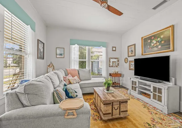 Photo 3 of Single family home for sale at 1220 E Cervantes, Pensacola, FL 32501 | MLS# 688874 | Listing updated on 2026-09-12
