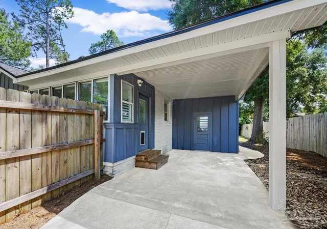 Photo 2 of Single family home for sale at 2931 N 15th Avenue, Pensacola, FL 32503 | MLS# 688347 | Listing updated on 2026-09-04