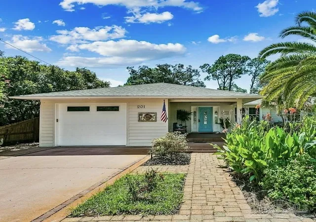 Photo 2 of Single family home for sale at 201 Edgewater Dr, Pensacola, FL 32507 | MLS# 689389 | Listing updated on 2026-10-22