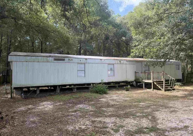 Manufactured home for sale at 5103 Lake End Dr, Milton, FL 32583 | MLS# 688774