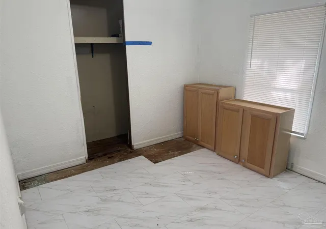 Photo 3 of Manufactured home for sale at 5103 Lake End Dr, Milton, FL 32583 | MLS# 688774 | Listing updated on 2026-09-10