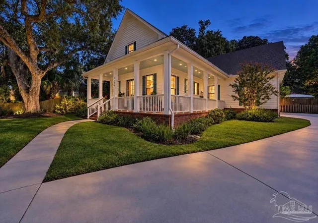Photo 3 of Single family home for sale at 1120 N Devilliers St, Pensacola, FL 32501 | MLS# 689301 | Listing updated on 2026-09-22