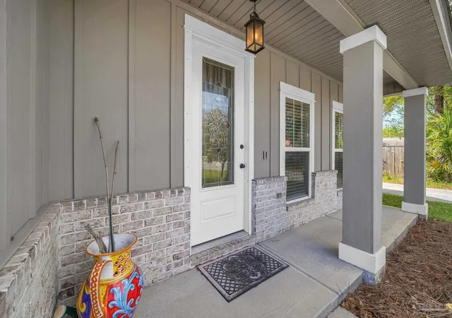 Photo 2 of Single family home for sale at 61 5th Street, Shalimar, FL 32579 | MLS# 688695 | Listing updated on 2026-10-15
