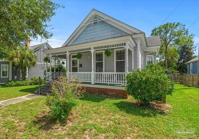Photo 2 of Single family home for sale at 1417 E Jackson St, Pensacola, FL 32501 | MLS# 688841 | Listing updated on 2026-09-11