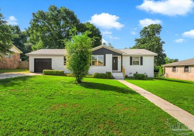 Photo 2 of Sale Pending at 2031 Broyhill Ln, Pensacola, FL 32526 | MLS# 689373 | Listing updated on 2026-10-02