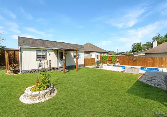 Photo 2 of Single family home for sale at 3312 Holt Cir, Pensacola, FL 32526 | MLS# 689413 | Listing updated on 2026-10-12