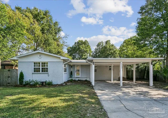 Photo 2 of Single family home for sale at 3003 E Avery St, Pensacola, FL 32503 | MLS# 688567 | Listing updated on 2026-09-10