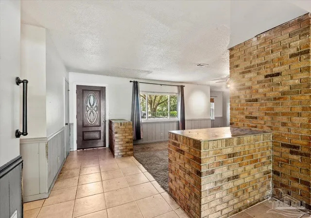 Photo 3 of Sale Pending at 632 Powell St, Pensacola, FL 32534 | MLS# 689371 | Listing updated on 2026-10-22