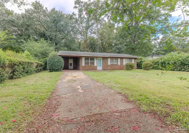 Photo 1 of Single family home for sale at 136 Shady Ln, Crestview, FL 32536 | MLS# 688359 | Listing updated on 2026-09-10