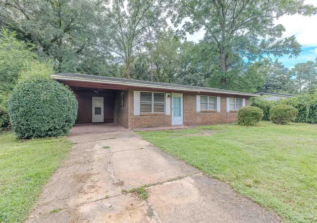 Photo 3 of Single family home for sale at 136 Shady Ln, Crestview, FL 32536 | MLS# 688359 | Listing updated on 2026-09-10