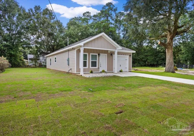 Photo 3 of Single family home for sale at 7961 Perth Ave, Pensacola, FL 32534 | MLS# 681621 | Listing updated on 2026-09-03