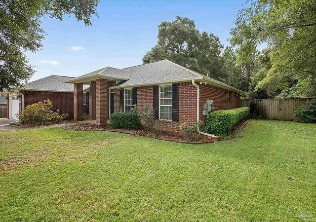 Photo 3 of Single family home for sale at 5015 Magnolia Ridge Ct, Milton, FL 32571 | MLS# 689918 | Listing updated on 2026-10-05