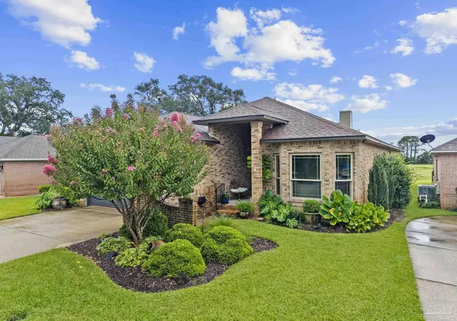 Photo 2 of Single family home for sale at 4100 Longwood Cir, Gulf Breeze, FL 32563 | MLS# 688593 | Listing updated on 2026-09-11