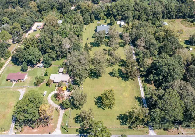 Photo 3 of Single family home for sale at 9820 Bridlewood Rd, Pensacola, FL 32526 | MLS# 690111 | Listing updated on 2026-10-13