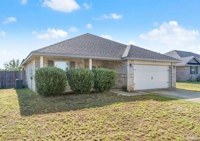 Photo 2 of Single family home for sale at 5546 Bellview Ct, Milton, FL 32583 | MLS# 688727 | Listing updated on 2026-09-09