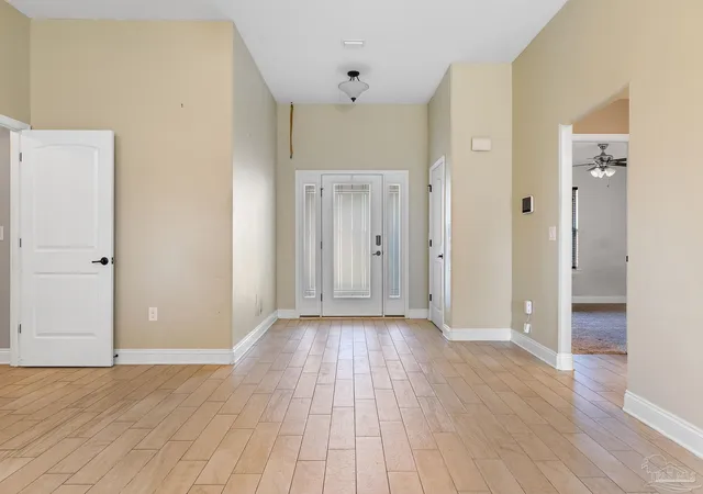 Photo 3 of Single family home for sale at 5546 Bellview Ct, Milton, FL 32583 | MLS# 688727 | Listing updated on 2026-09-09