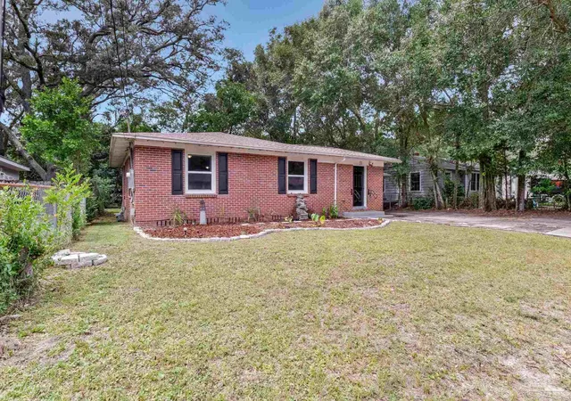 Photo 2 of Single family home for sale at 31 Kennington Dr, Pensacola, FL 32507 | MLS# 688618 | Listing updated on 2026-09-06