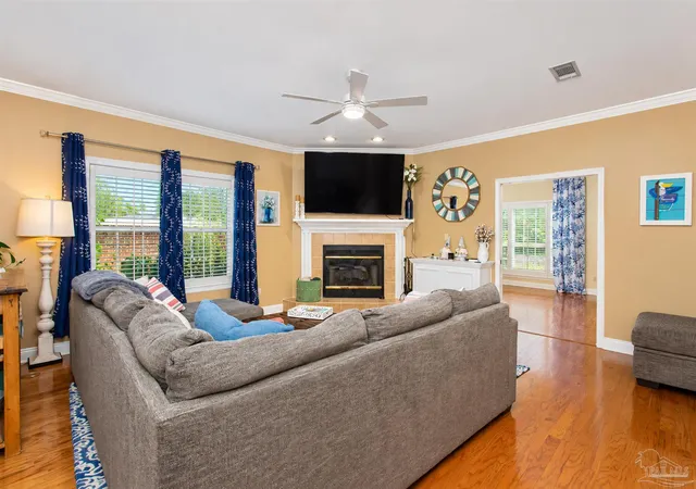 Photo 4 of Single family home for sale at 4109 Brittany Pl, Pensacola, FL 32504 | MLS# 689627 | Listing updated on 2026-09-28